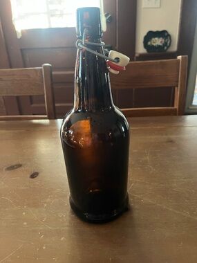 Amber Glass Swing-Top Bottle - Reusable Home Dining Bottle 1 Liter